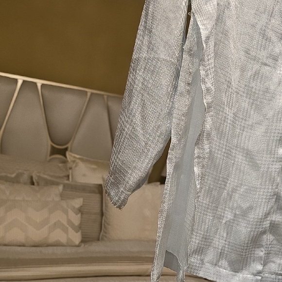 Oscar de la Renta Light Gray Pajama Top - Picture 5 of 16